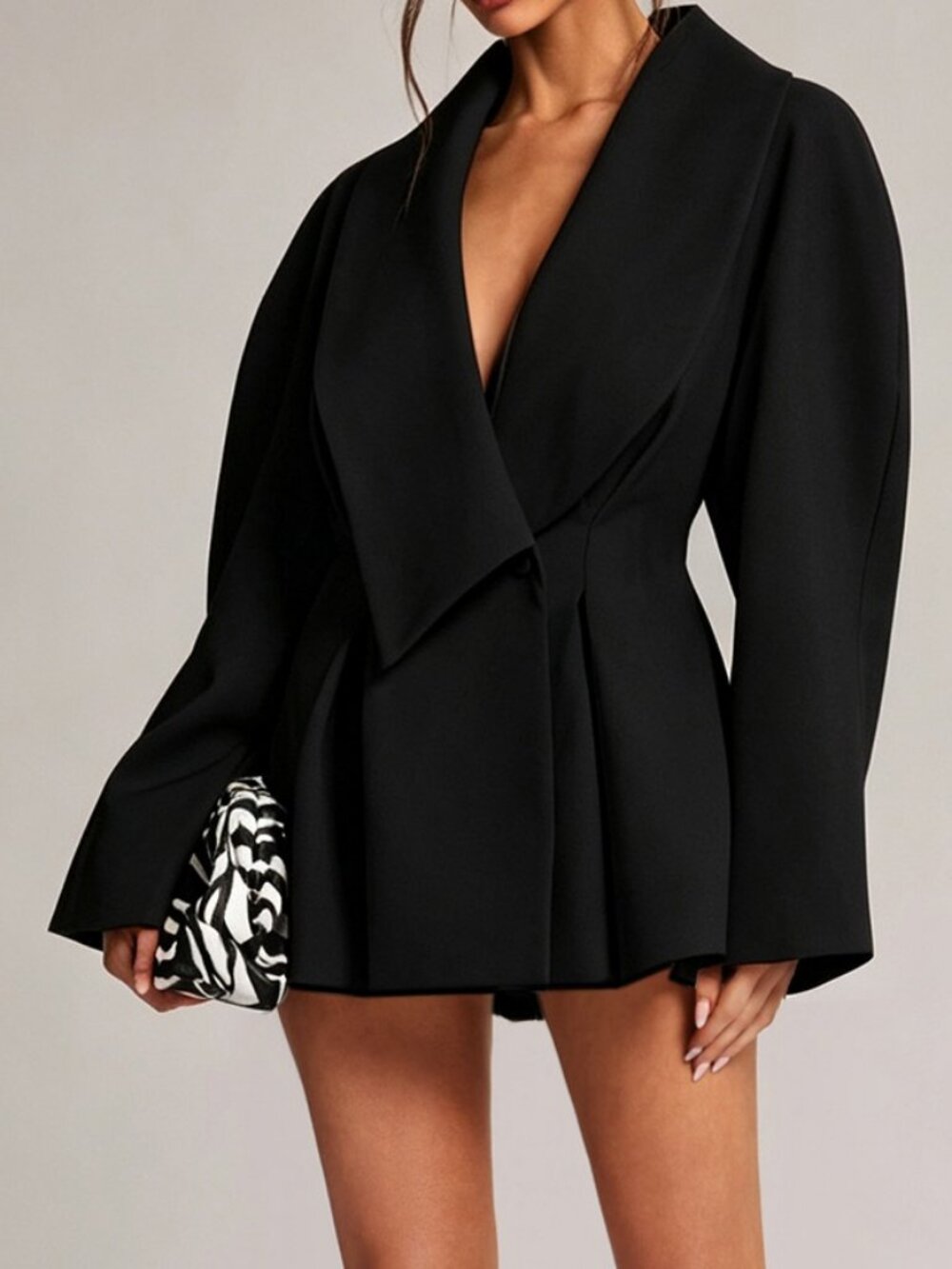Black Elegant Women's Shawl Collar Long Sleeve Blazer - Picture 4 of 8